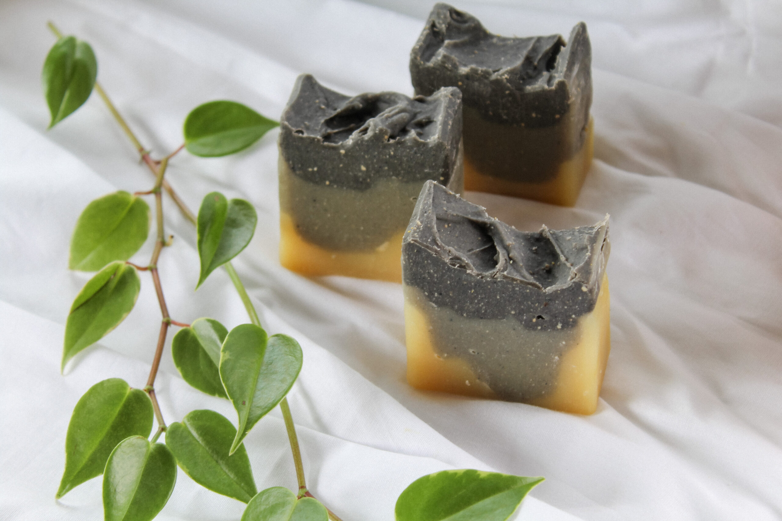 Sabonetes Sabonete Laranja doce, cedro & cúrcuma Sabonetes Sabonete Laranja doce, cedro & cúrcuma