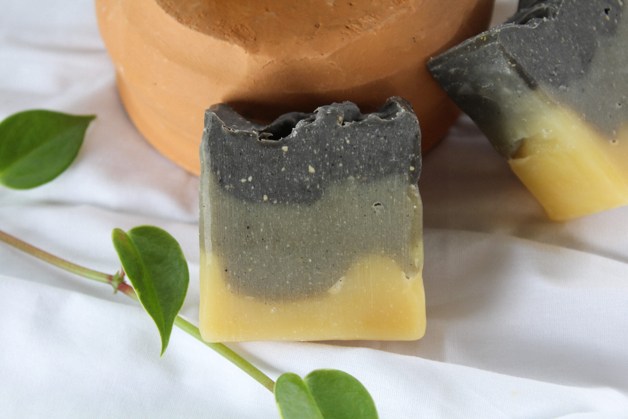 Sabonetes Sabonete Laranja doce, cedro & cúrcuma Sabonetes Sabonete Laranja doce, cedro & cúrcuma