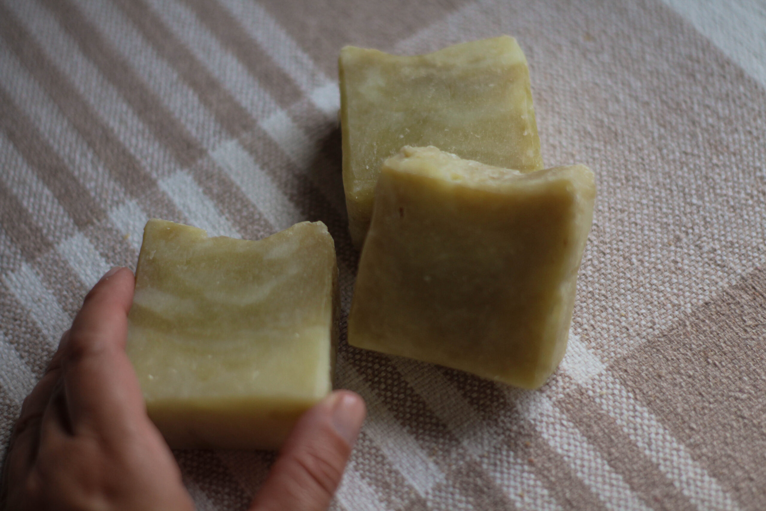 Sabonetes Sabonete para bebês – lavanda, camomila e laranja doce Sabonetes Sabonete para bebês – lavanda, camomila e laranja doce